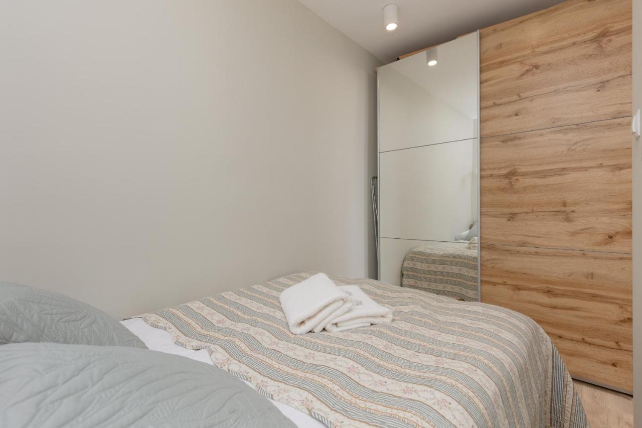 Aleja Jana Pawla II Studio Warsaw By Noclegi Renters Exterior photo